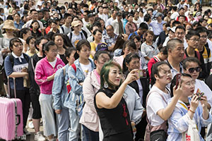 郑州392名急救人员随时待命，为不惊扰考生，执行院前急救任务不鸣笛